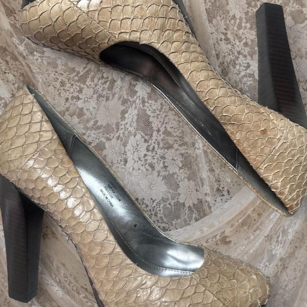 Calvin Klein Women's Tan and Brown Courts